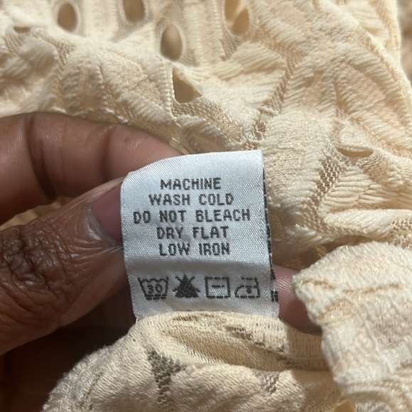 Blashe Women’s Lace BlouseTop Puff Short Sleeve Size Medium Cream - Picture 6 of 10